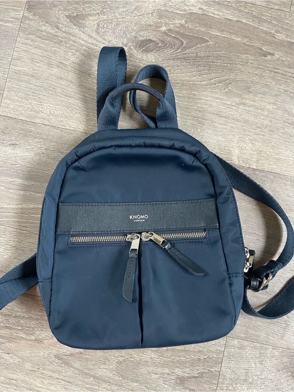 Knomo London Mini
Backpack  used twice. Excellent condition.